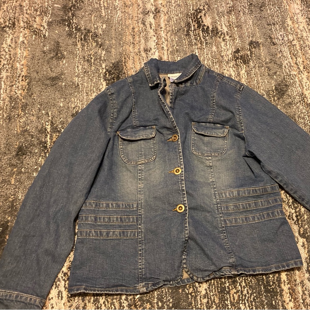 Women’s Coldwater Creek jean jacket, Women’s XL, flattering fit, lightly worn.